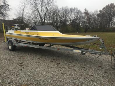 1987 Bayliner 19ft boat