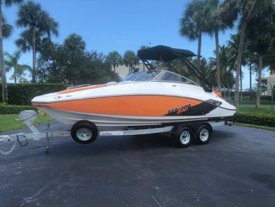 1995 Sea Ray 16ft boat