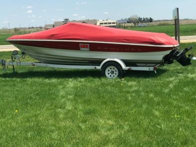 1999 Glastron 15ft boat