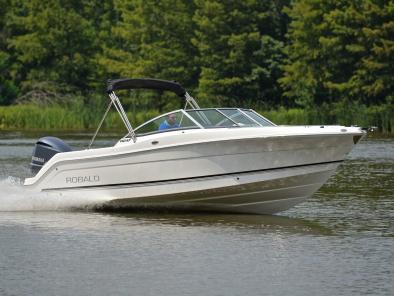 Robalo R247 2016