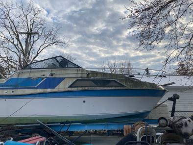Carver 26' Boat Located In Southgate, MI 1987