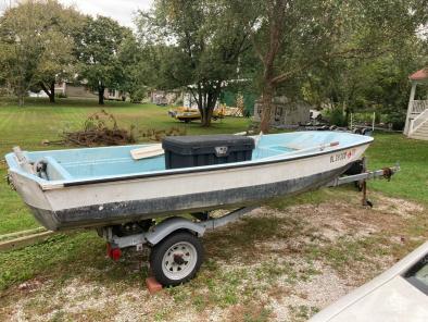 Boston Whaler 13, 5 HP Honda & Trailer 1968