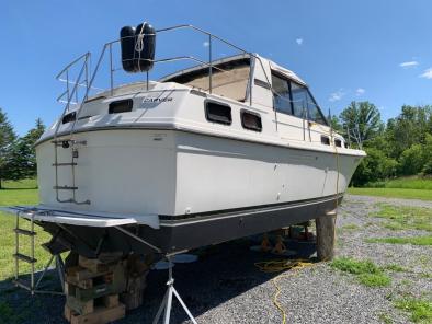 1986 Carver Riviera 28 Aft Cabin 1986