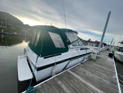 1989 Trojan 8.6 Meter 290 Express 1989