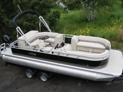 New 23 Ft  Pontoon Boat With 60 Hp And Trailer 2022