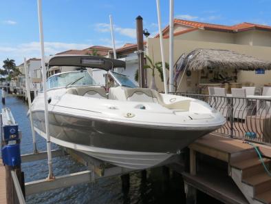 1985 Stingray 18ft boat