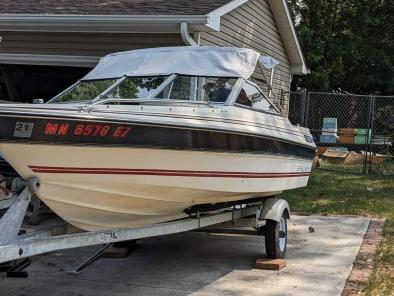 Crestliner 16' Ski Boat Located In Vadnais Heights, MN - Has Trailer 1987