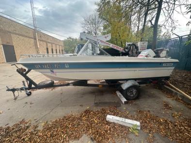 1986 Chaparral 19ft boat