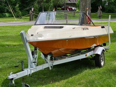 Century 16' SkiFury  225hp Chrysler 318 Ci. V8 1974