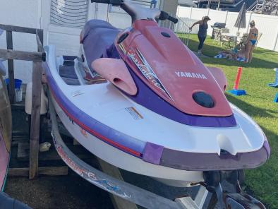 Yamaha Wave Venture 10' Boat Located In North Wildwood, NJ - Has Trailer 1997
