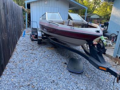Maxum 17' Boat Located In Redding, CA - Has Trailer 1990