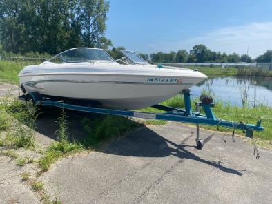 19.5' Volvo V8 Boat INCLUDES TRAILER 2000