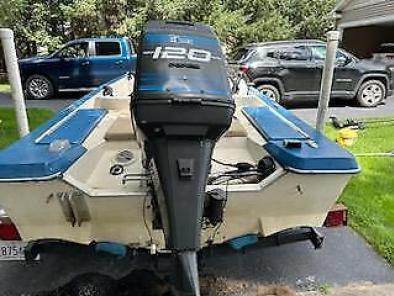Venture 18' Boat Located In Traverse City, MI - Has Trailer 1979