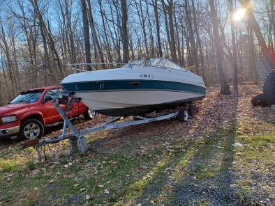 Four Winns 24' Cruiser Boat Stern & No Trailer 1995