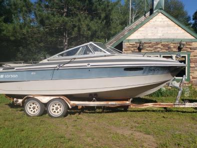 Larson 24' Runabout Boat Stern & No Trailer 1986