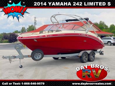 YAMAHA 242 LIMITED S Bowrider Luxury PowerBoat Yamaha Twin IB Motor Ski 2014