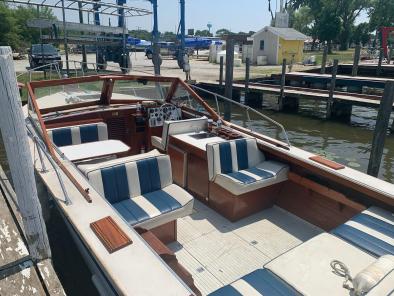 Skiff Craft 26' Runabout Boat & No Trailer 1988