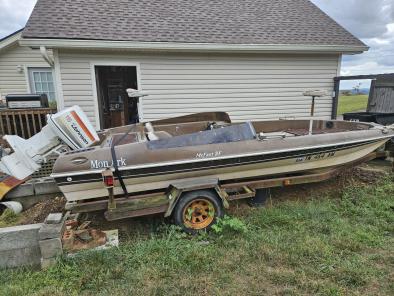 Monark 17' Runabout Boat Outboard & Has Trailer 1978