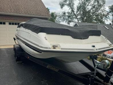 Sylvan 20' Deck Boat Stern & Has Trailer 2000