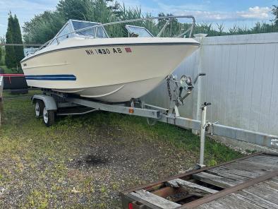 Century Resorter 17' Runabout Boat No Engine & Has Trailer 1974