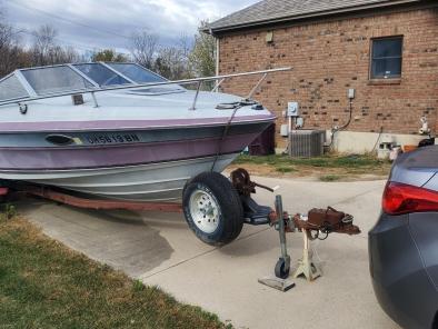 Maxum 20' Runabout Boat Stern & Has Trailer 1989