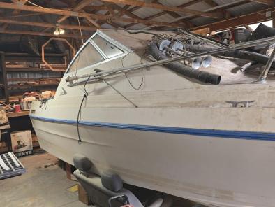 Mercruser 19' Cruiser Boat No Motor 1976