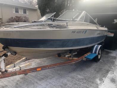 Larson 17' Runabout Boat W/ Clean Title & Trailer 1979