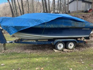Four Winns 20' Runabout Boat W/ Clean Title And Trailer 1985