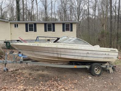 Bayliner Capri 21' Runabout Boat W/ Clean Title And Trailer 2000