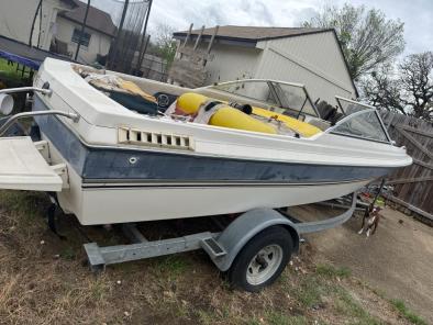 Bayliner 20' Runabout Boat W/ BIll Of Sale And Trailer 1982