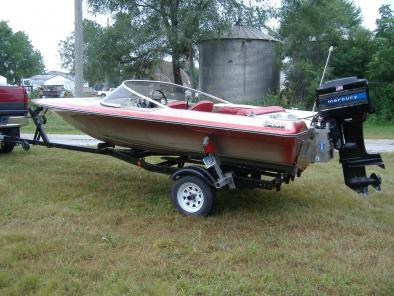 1999 Glastron 15ft boat