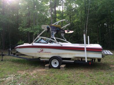 2000 Four Winns 20ft boat