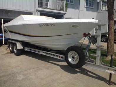 Four Winns 211 Liberator 1988