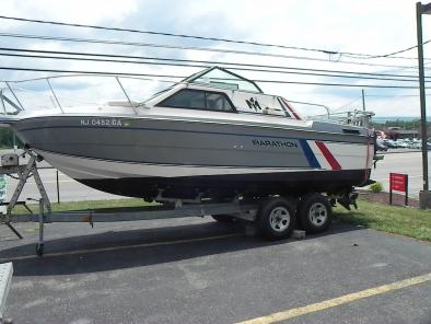 MARATHON 260 CABIN CRUISER 1986