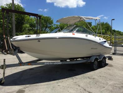 2011 Sea Ray 300 slx