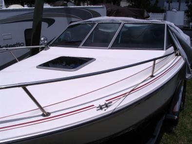 SeaRay 220 Cuddy 1989