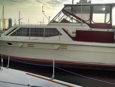 Trojan Tri Cabin 1984